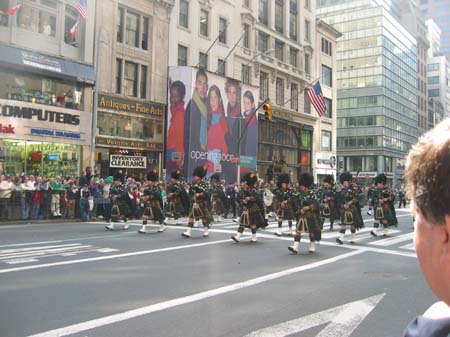 2003-03-17 070 Parade - Bagpipes