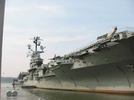 2003-03-18 096 USS Intrepid