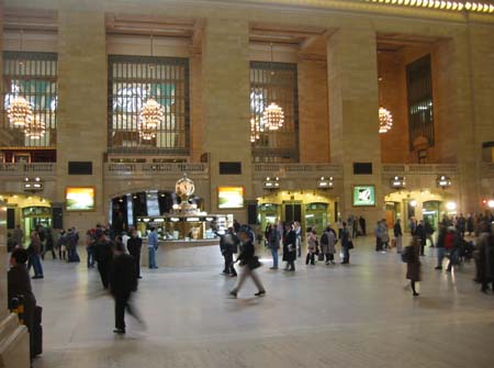 2003-03-19 063 Grand Central (rot)