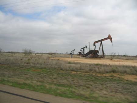 2004-03-23 989 Oil Pumper