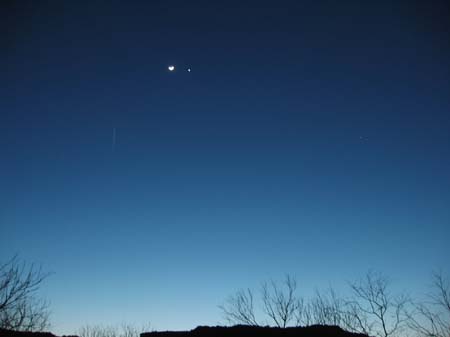 2004-03-24 262 Moon and Venus